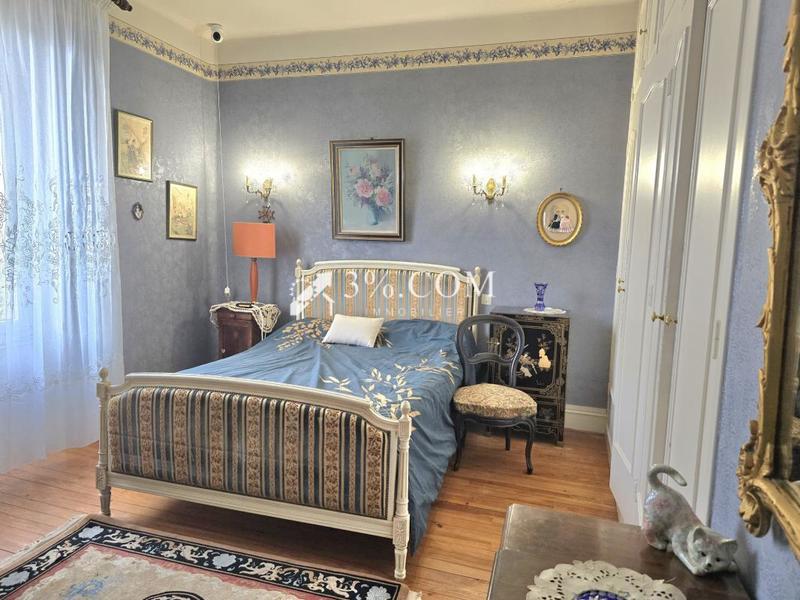 Demeure - 145 m² - 7 pièces