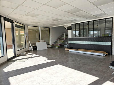 Local commercial - 230 m²