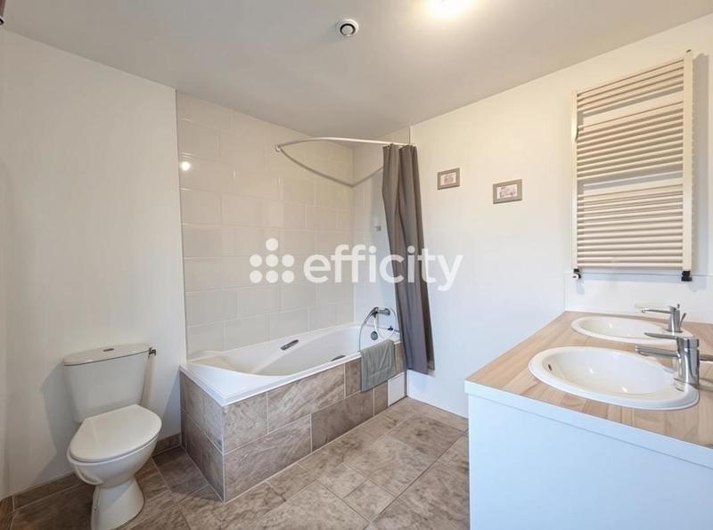 Maison ancienne - 247 m² - 12 pièces