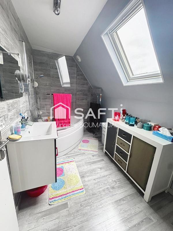 Maison - 90 m² - 5 pièces