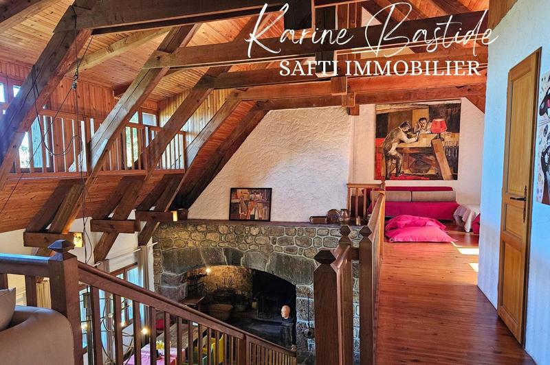 Maison - 240 m² - 11 pièces