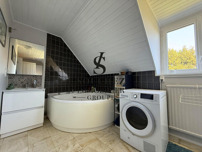 Maison - 304 m² - 8 pièces