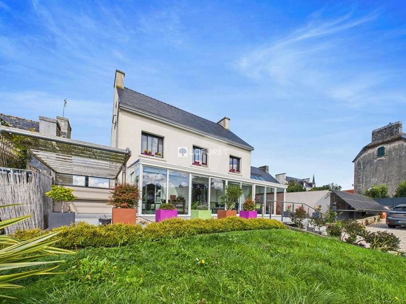 Maison - 224 m² - 6 pièces