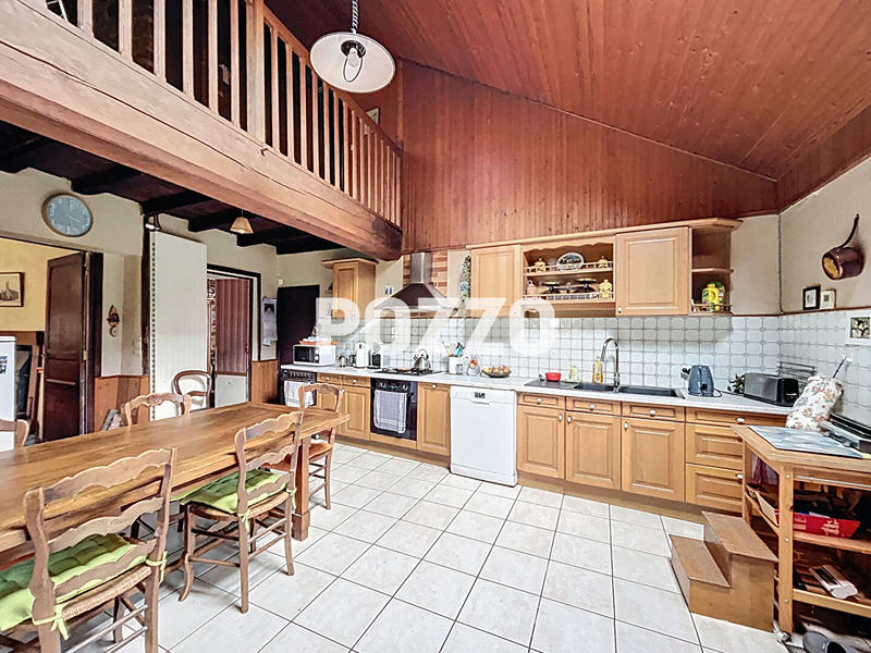 Maison - 510 m² - 14 pièces