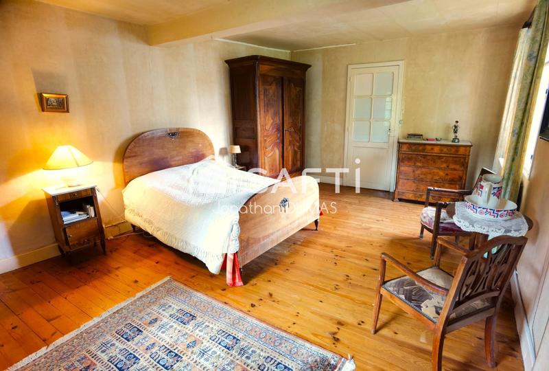 Maison - 283 m² - 16 pièces