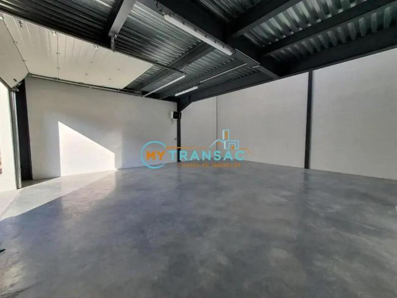Local d'activité / Entrepôt - 229 m²