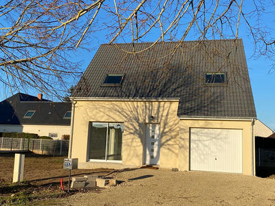 Maison - 95 m² - 4 pièces