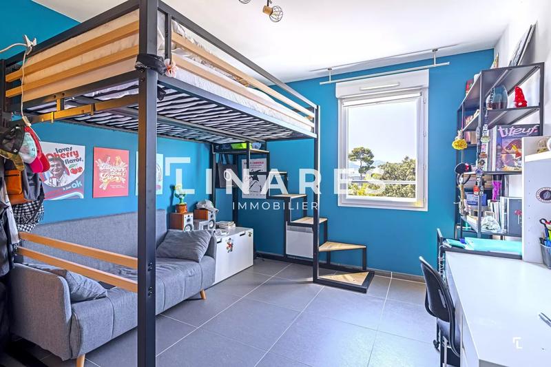 Appartement - 94 m² - 4 pièces