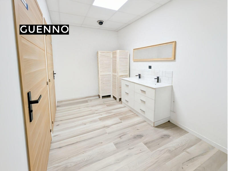 Local commercial - 663 m² - 8 pièces