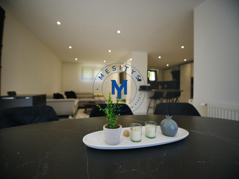 Maison - 140 m² - 8 pièces