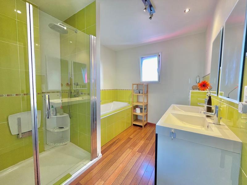 Maison contemporaine - 168 m² - 6 pièces