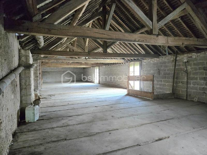 Grange - 250 m² - 1 pièce