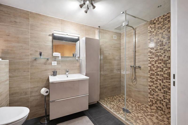 Maison - 318 m² - 11 pièces