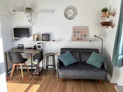 Studio - 11 m² - 1 pièce