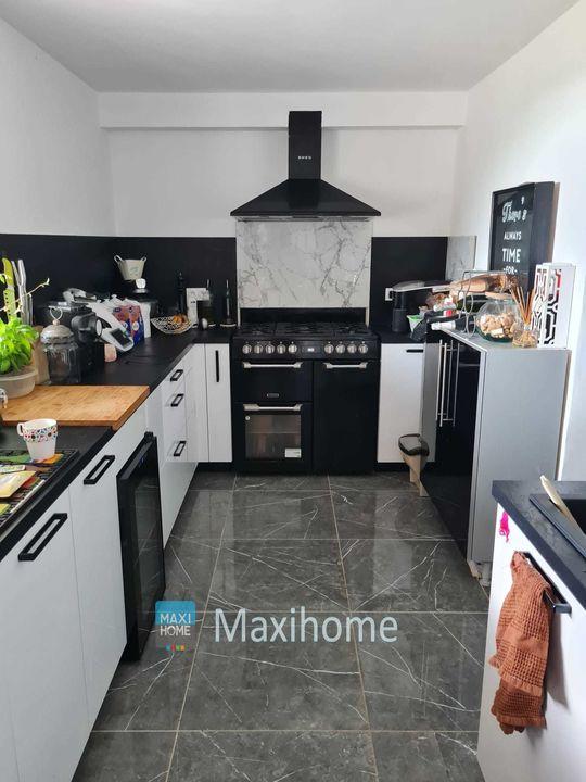 Villa - 262 m² - 9 pièces