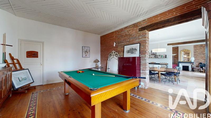 Maison - 300 m² - 13 pièces