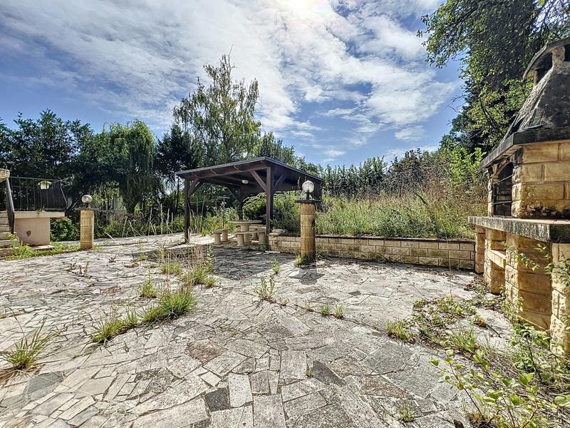 Maison - 181 m² - 9 pièces