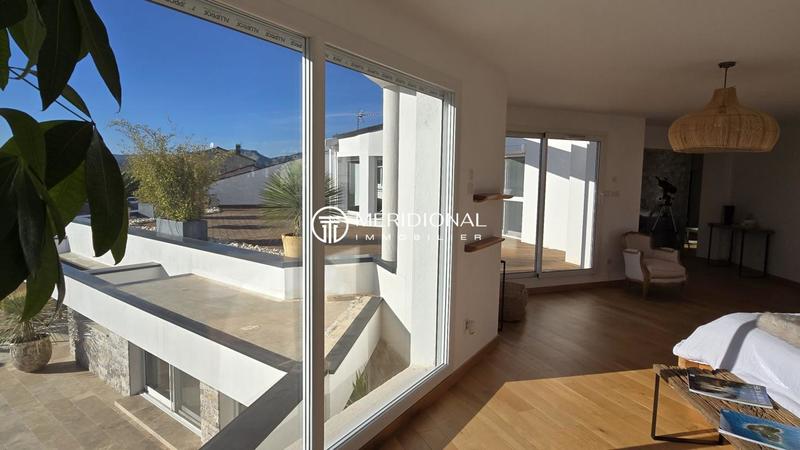 Maison - 460 m² - 6 pièces