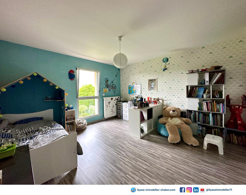 Maison - 225 m² - 7 pièces