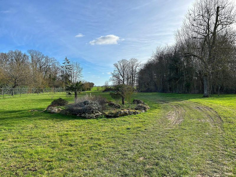 Maison - 325 m² - 12 pièces