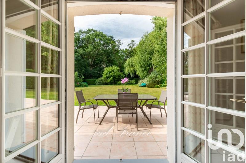 Maison - 246 m² - 9 pièces