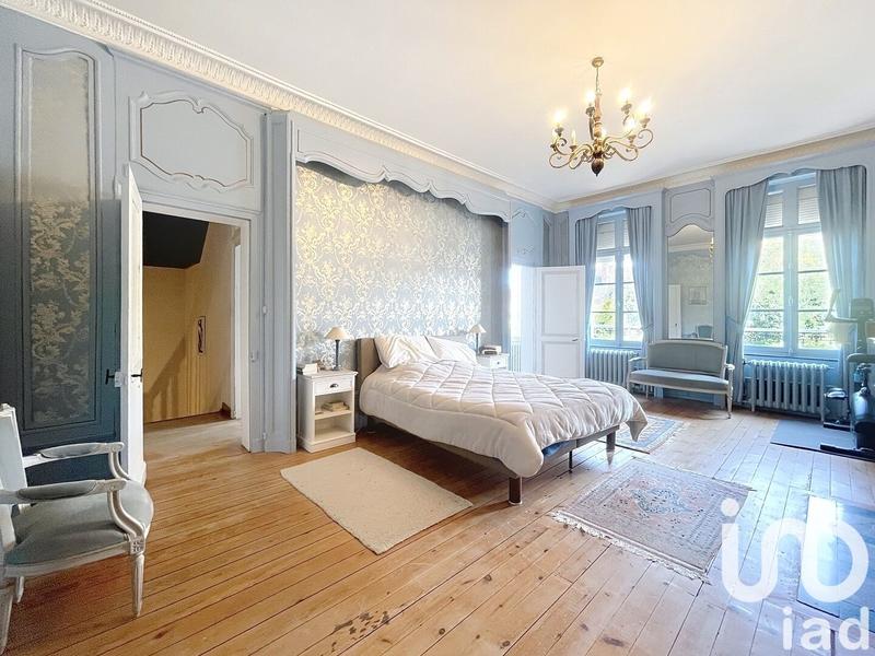 Maison - 312 m² - 9 pièces