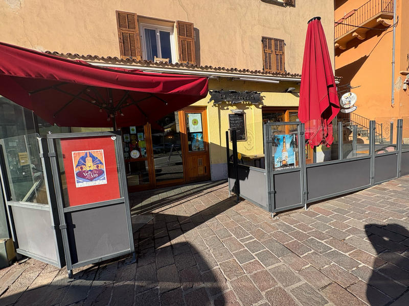 Fonds de commerce - Magasins - 290 m²