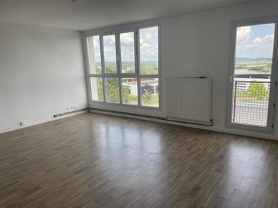 Appartement - 90 m² - 3 pièces
