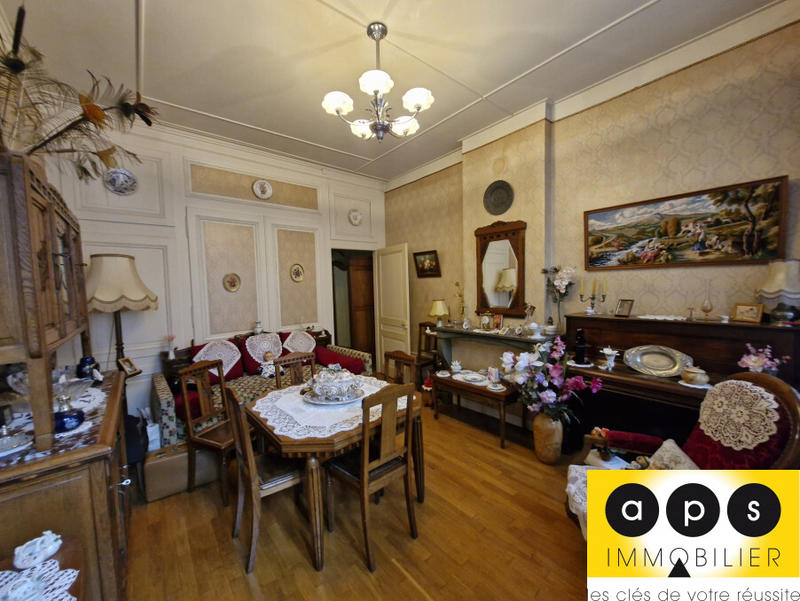 Immeuble - 214 m² - 11 pièces