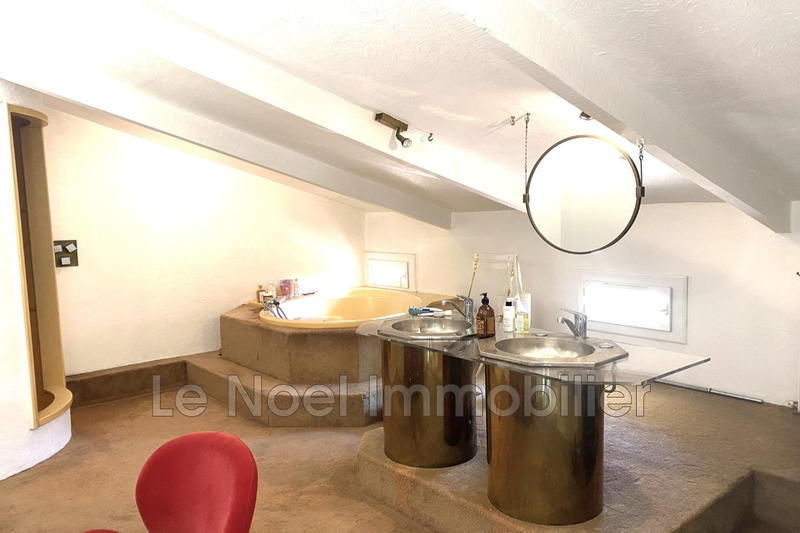 Maison - 200 m² - 1 pièce