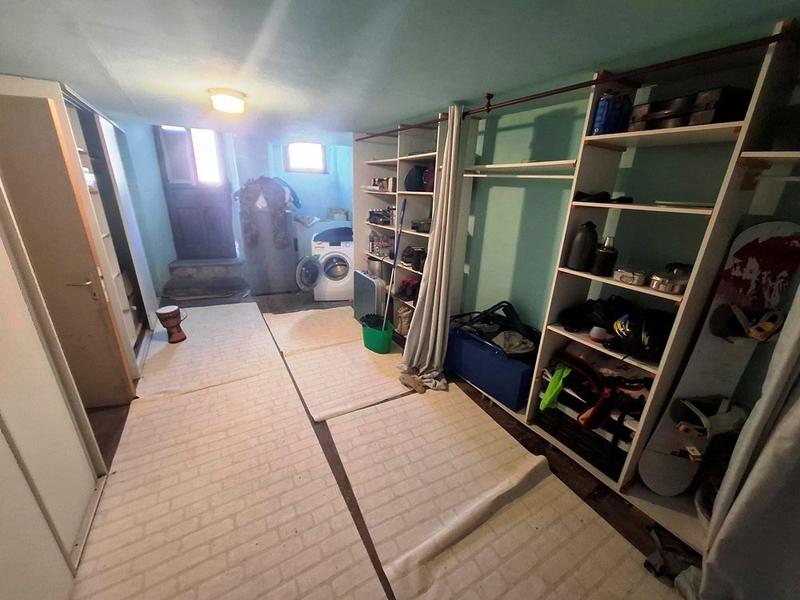 Maison traditionnelle - 240 m² - 11 pièces