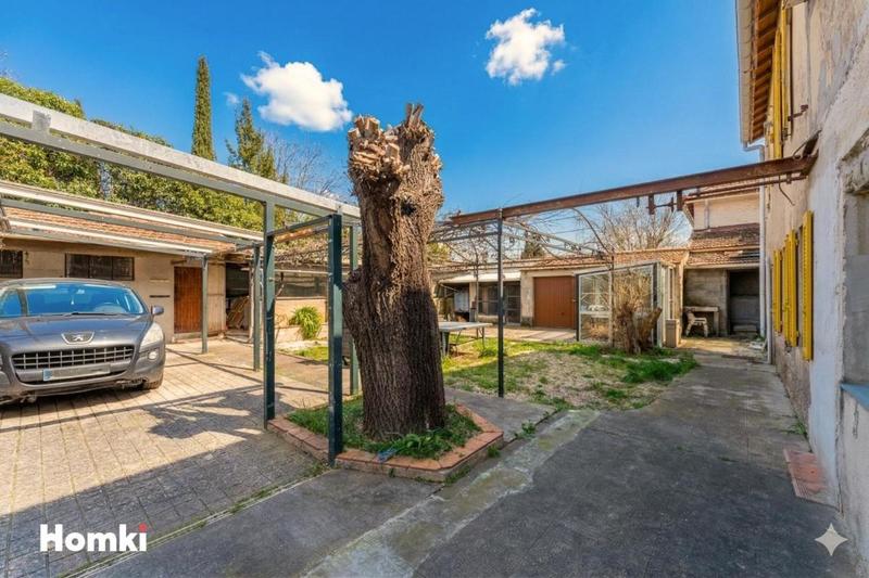 Maison - 210 m² - 6 pièces