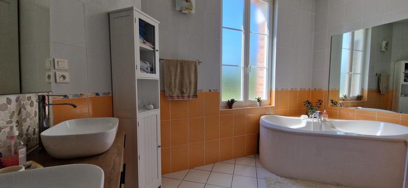 Maison - 200 m² - 6 pièces