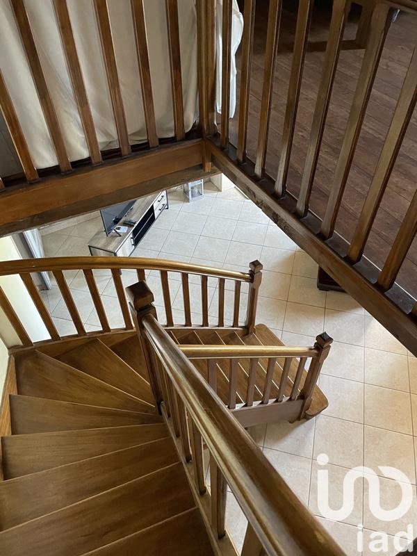 Maison - 213 m² - 5 pièces