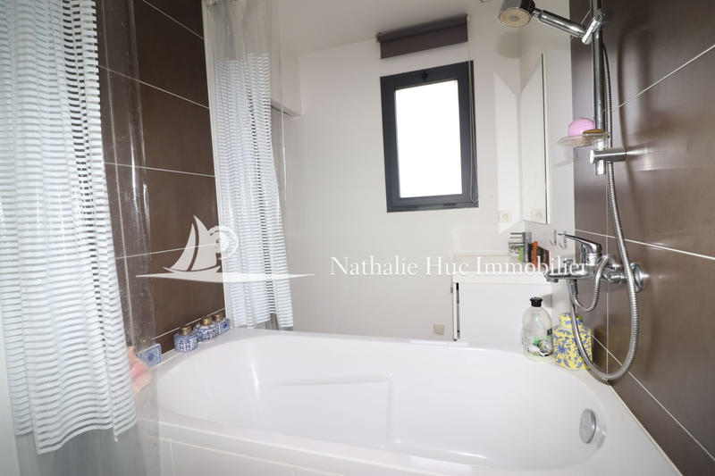 Maison - 198 m² - 6 pièces