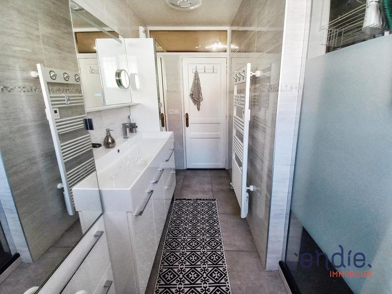 Maison - 181 m² - 6 pièces