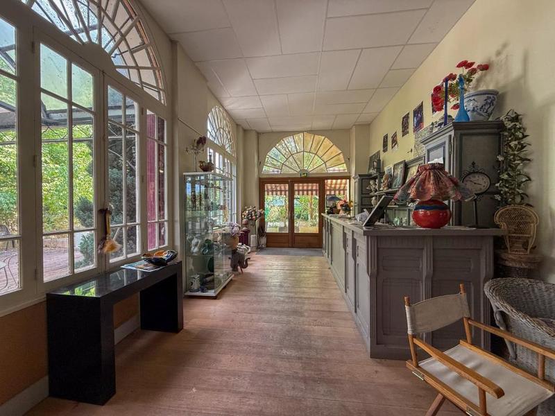 Château - 400 m² - 11 pièces