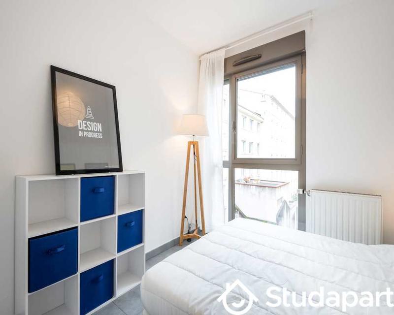 Chambre - 90 m² - 1 pièce