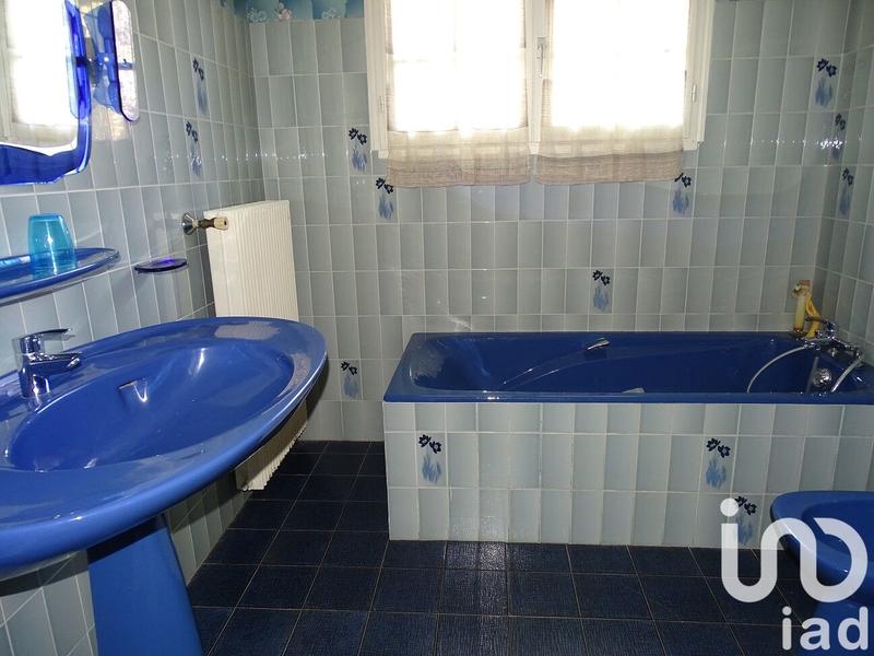 Maison - 200 m² - 8 pièces