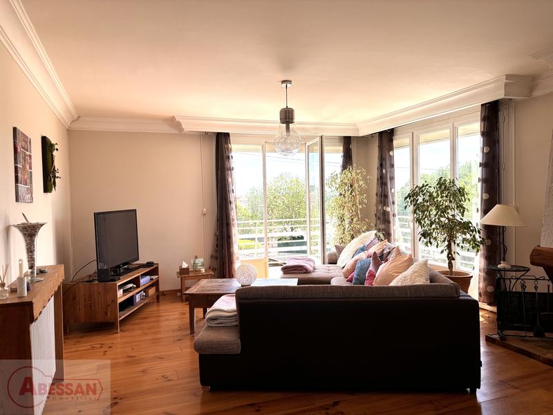 Maison - 220 m² - 7 pièces