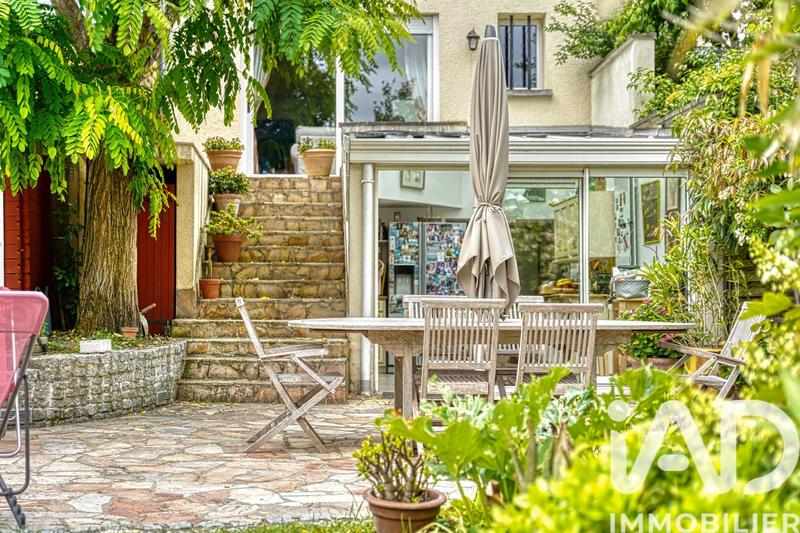 Maison - 184 m² - 9 pièces