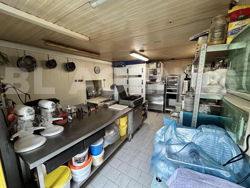 Fonds de commerce - 240 m²