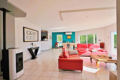 Maison - 180 m² - 5 pièces