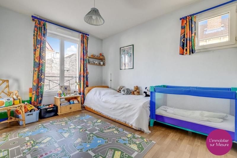 Maison - 225 m² - 7 pièces