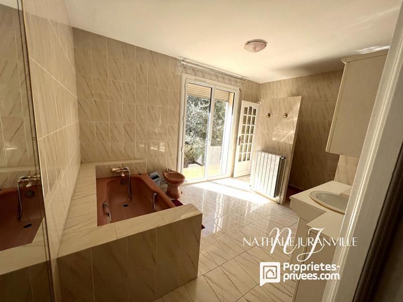 Villa - 254 m² - 6 pièces