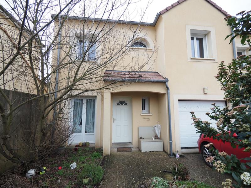 Maison - 95 m² - 4 pièces