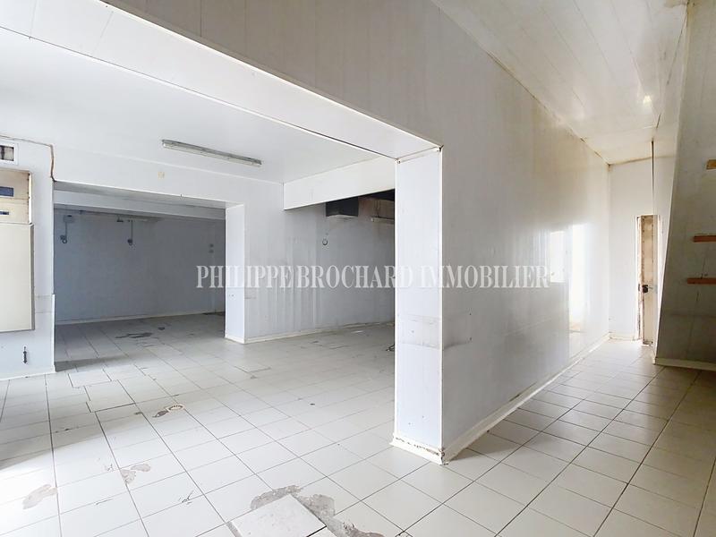 Local d'activités - 104 m²