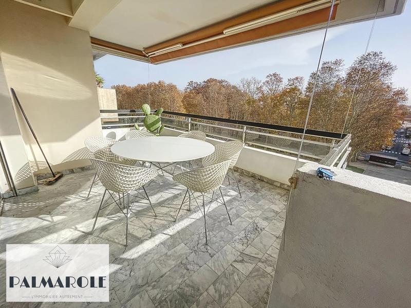 Appartement - 85 m² - 3 pièces