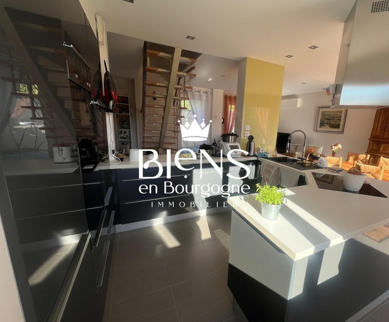 Maison traditionnelle - 150 m² - 5 pièces