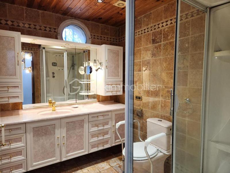 Maison en pierre - 193 m² - 6 pièces